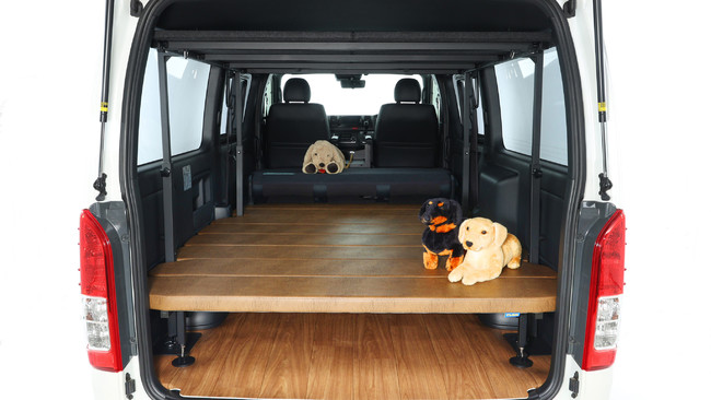 ハイエース専門店を全国展開するFLEX（フレックス）から愛犬家専用ハイエース「DOG VAN」（ドッグバン）が登場！のサブ画像4_DOG VAN ORIGINAL BedKIT（ドッグバン オリジナルベッドキット）