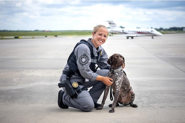 “働く犬たち”の貴重な姿を７年かけて撮影した写真集「Good Dogs of Service」のサブ画像3