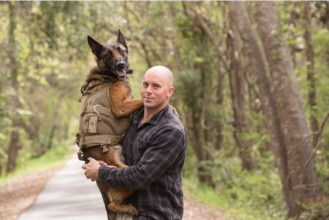 “働く犬たち”の貴重な姿を７年かけて撮影した写真集「Good Dogs of Service」のサブ画像5