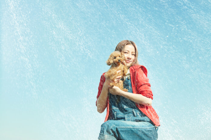 香里奈プロデュースのペットブランド「BESTIES」発売1周年記念。シリーズ第2弾「BESTIESエチケットボディーミスト」新発売のメイン画像
