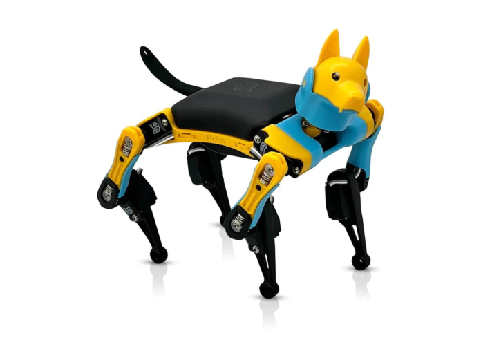 クラウドファンディングで人気を博した、手のひらサイズの犬型4足歩行ロボット「Petoi Bittle Robot Dog STEM Kit」を、スイッチサイエンスにて2023年3月10日より販売開始のメイン画像