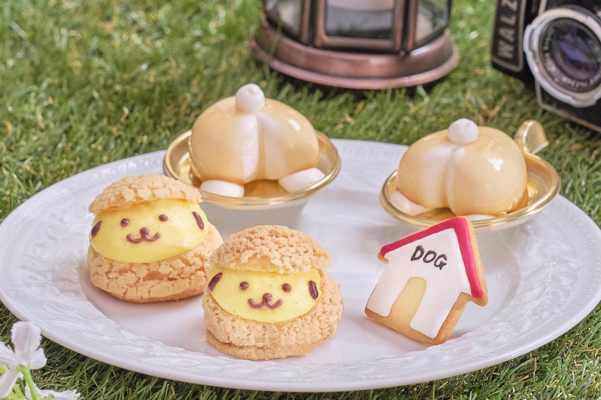 【東京・曙橋】愛犬と一緒に楽しめる期間限定“ドッグカフェ”がリニューアル『”わんダフル・グランピング”アフタヌーンティー』わんちゃんモチーフのキュートなスイーツや、愛犬とのお揃いメニューも登場のサブ画像3_スイーツスタンド2段目