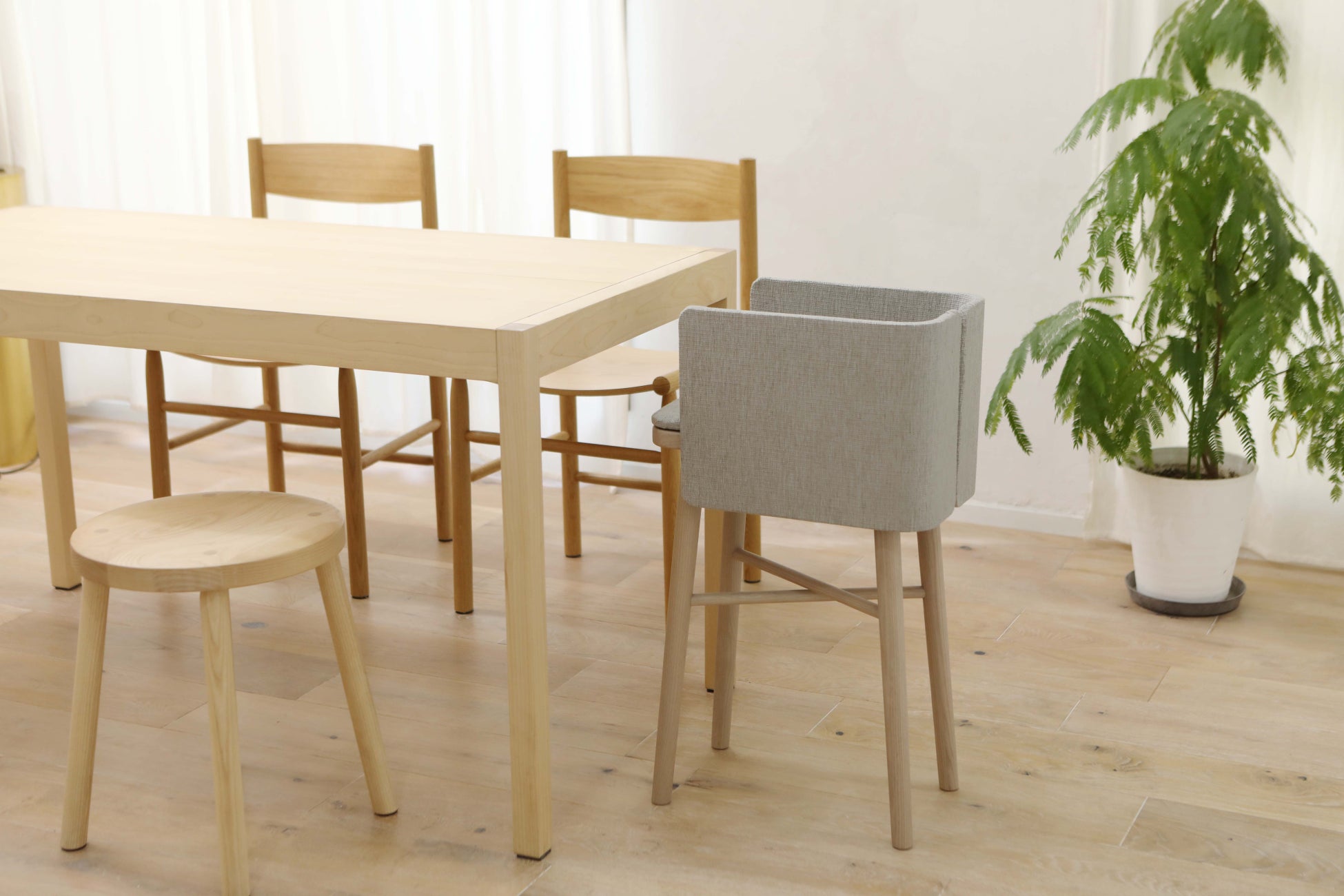 愛する家族のための家具「family&furnitures」より、ペット専用ダイニングチェアの登場ですのサブ画像11