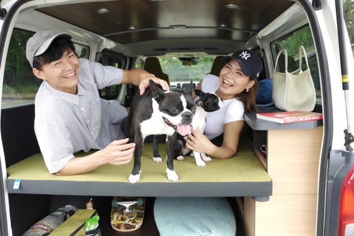 【税抜298万円～】愛犬とのハイエース車中泊旅を手軽に叶える、ライトなバンライフモデル「HACO×DOG」を台数限定で新発売。6月24日より受注開始！のメイン画像