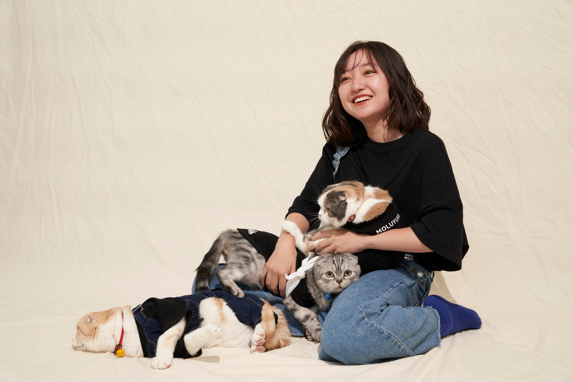 犬猫健康アプリの「ペトナビ」が、愛犬愛猫と共に楽しむ、美容イベント【うちの子と。】を開催！女優 谷 花音さんと、愛猫3匹がお揃い衣装で写真撮影に臨み、「素敵な思い出になりました」と笑顔を見せた。のサブ画像3