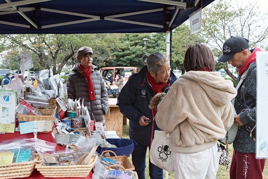 【ペットゴー協賛】動物保護団体の卒業犬と迎え主の里帰りイベント「HOMECOMING PARK」を11/12（日）に開催しましたのサブ画像12_チャリティ物販