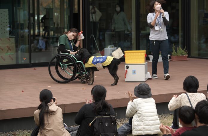 介助犬を知ってほしい！高知県にある、ひろめ市場・JAファーマーズマーケットとさのさとで介助犬イベント開催/（日本介助犬協会）のメイン画像