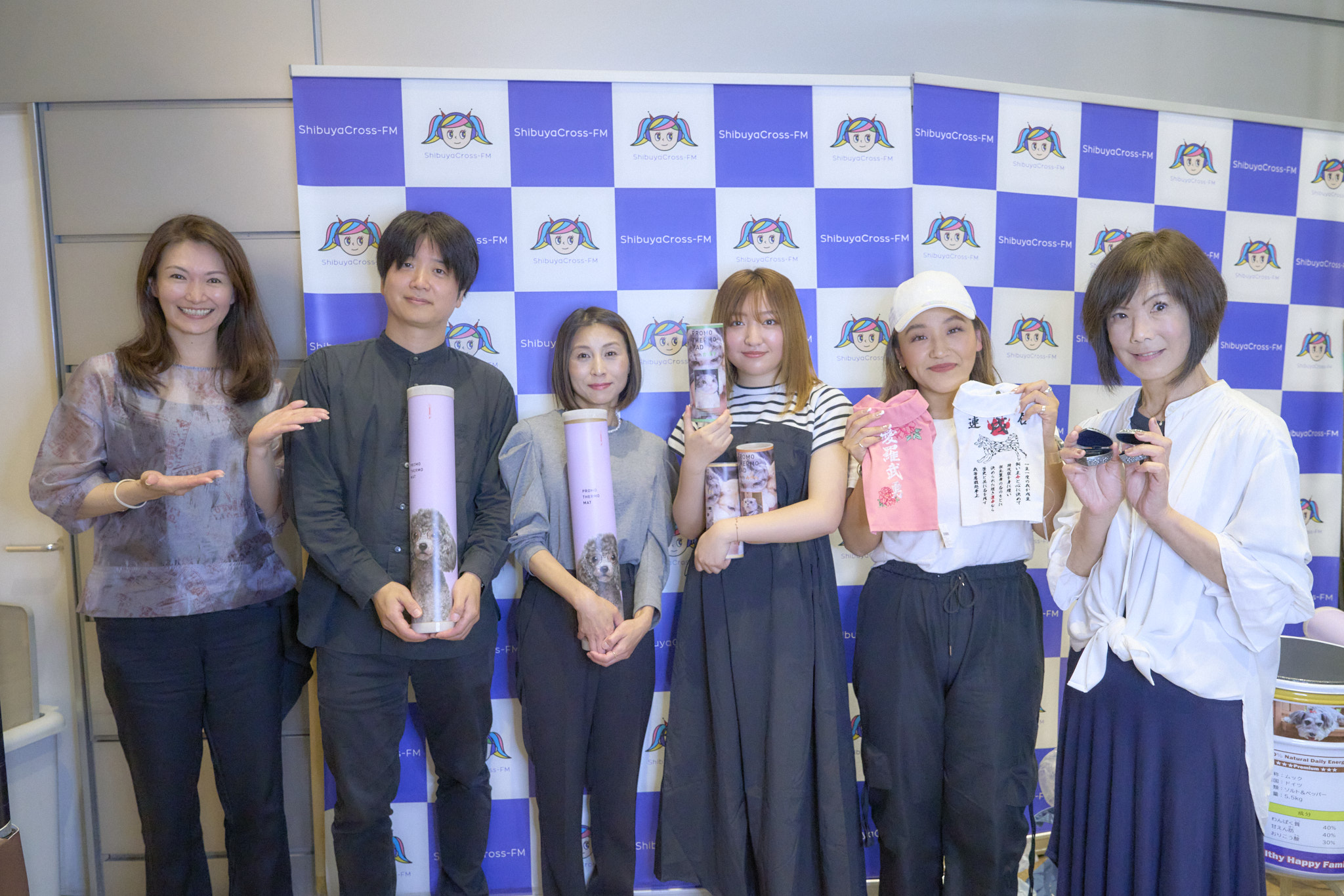 わんちゃん・ねこちゃん、渋谷に集まる！“ペット”が主役のラジオ番組。女優 谷花音さんパーソナリティ「にゃんドル☆わんドル produced by 8-P & PETNAVI」初回放送のサブ画像16_第1回番組出演者