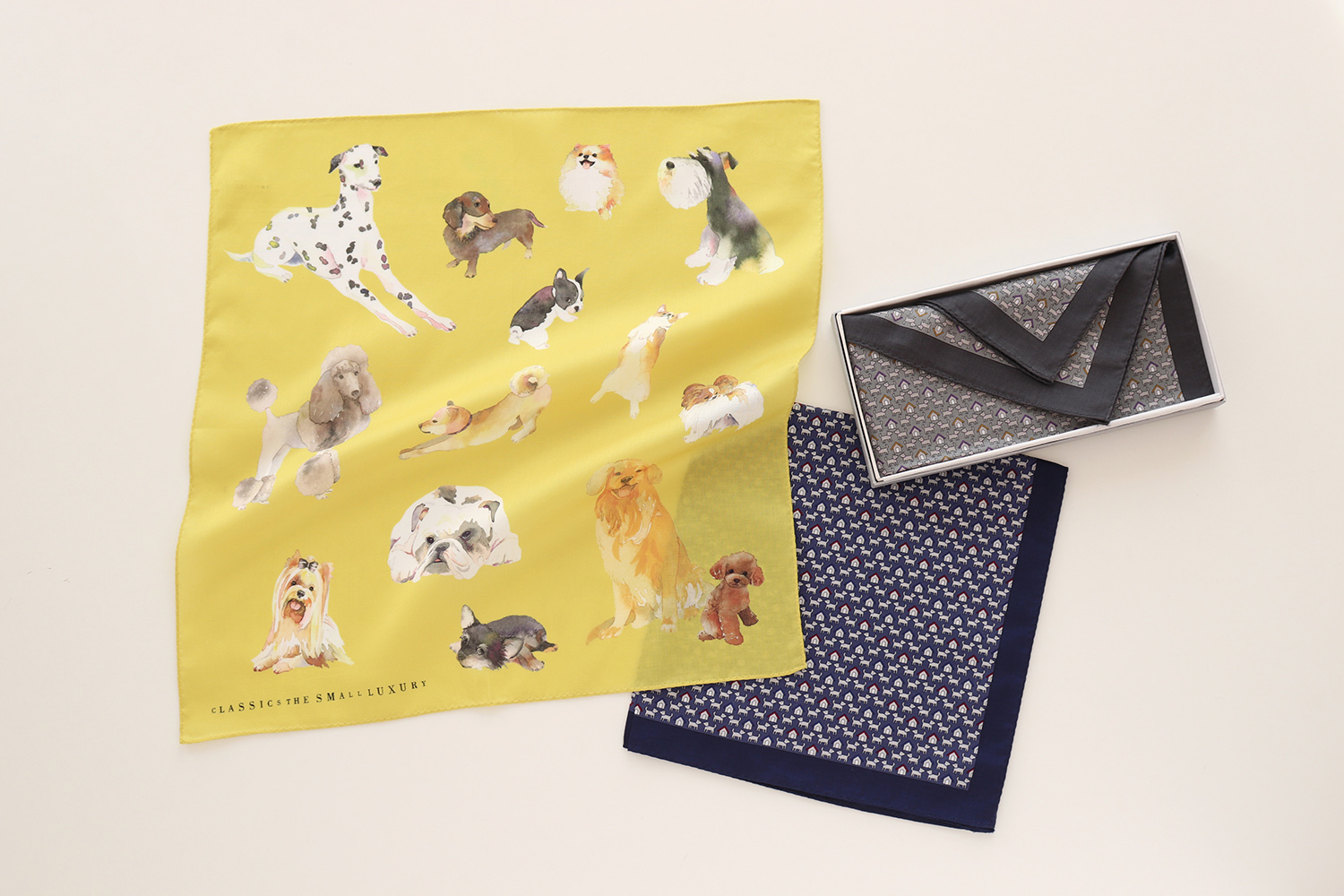 【CLASSICS the Small Luxury】先着15名様限定！犬の日を記念して、愛犬のオリジナルハンカチが作れる「オーダーメイドペット刺繍ハンカチ」イベントを開催！のサブ画像4_左から）水彩ドック（新色イエロー）、小紋ドッグ（ネイビー）、小紋ドッグ（グレー）